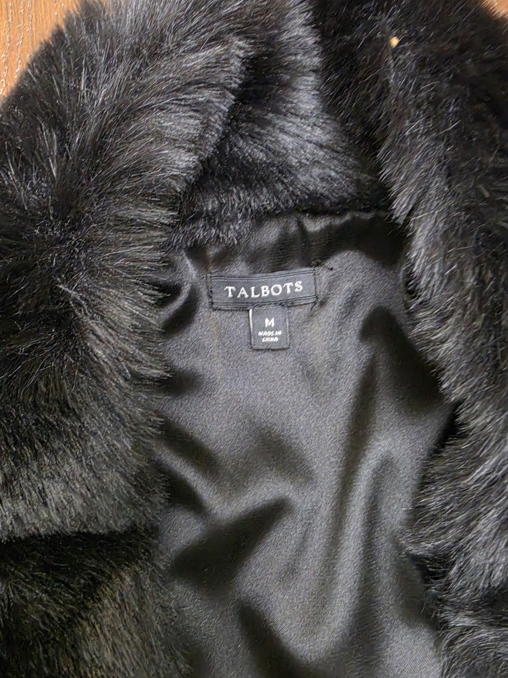 Talbots Faux Fur Vest in Black Size Medium Like New - Picture 4 of 10